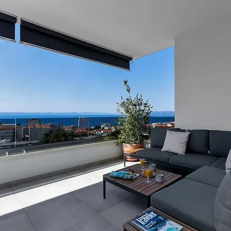 Penthouse Lena Apartment *