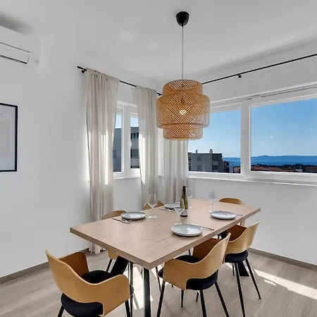 Апартаменты Penthouse Lena *