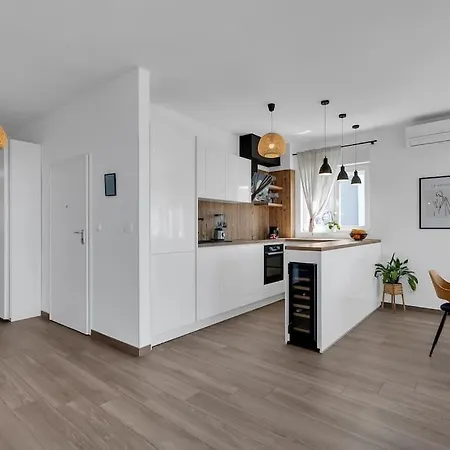 Penthouse Lena Apartment