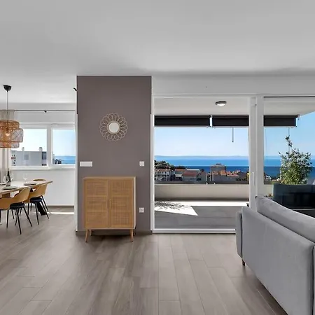 Penthouse Lena *