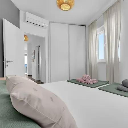 Penthouse Lena Apartment *