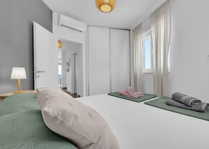 Penthouse Lena 아파트 *