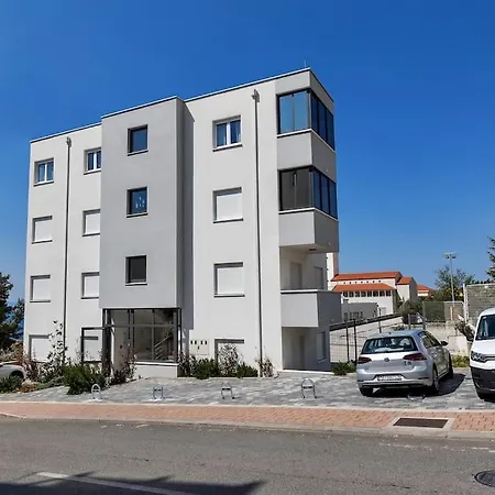 Apartmán Penthouse Lena