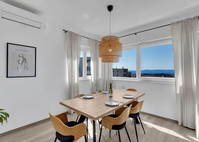 Apartmán Penthouse Lena *