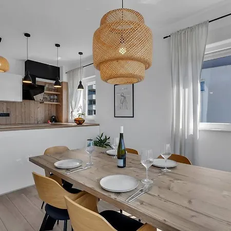 Penthouse Lena * Μακάρσκα